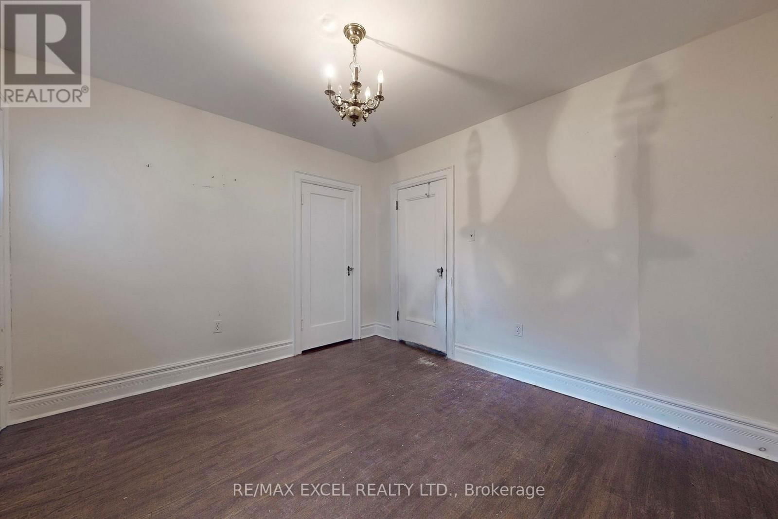 317 WARREN ROAD Image 21