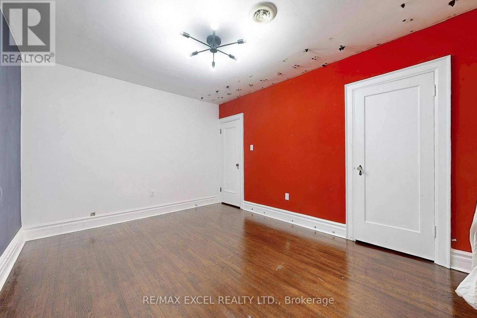 317 WARREN ROAD Image 24