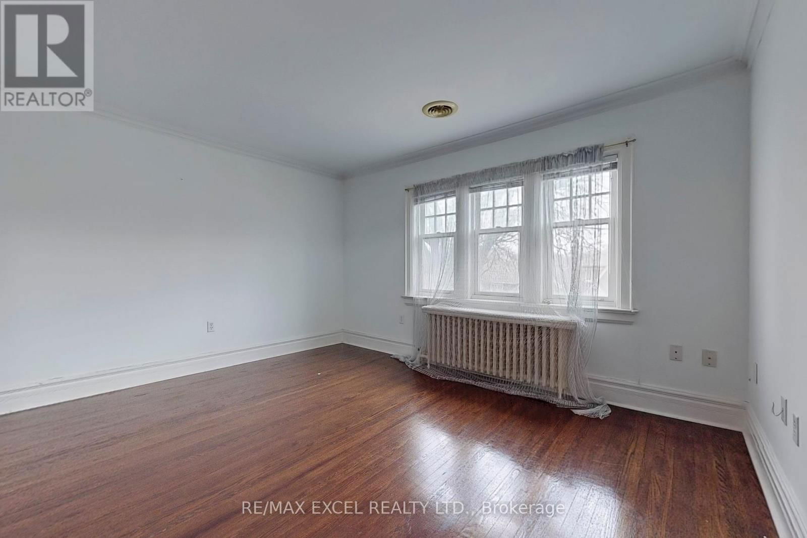 317 WARREN ROAD Image 25