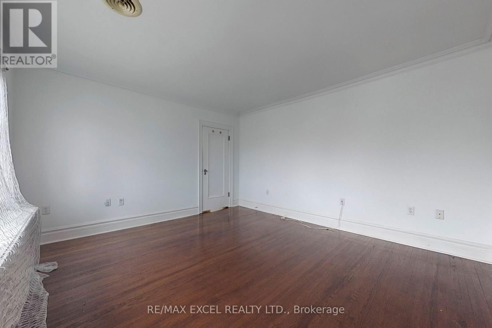 317 WARREN ROAD Image 28