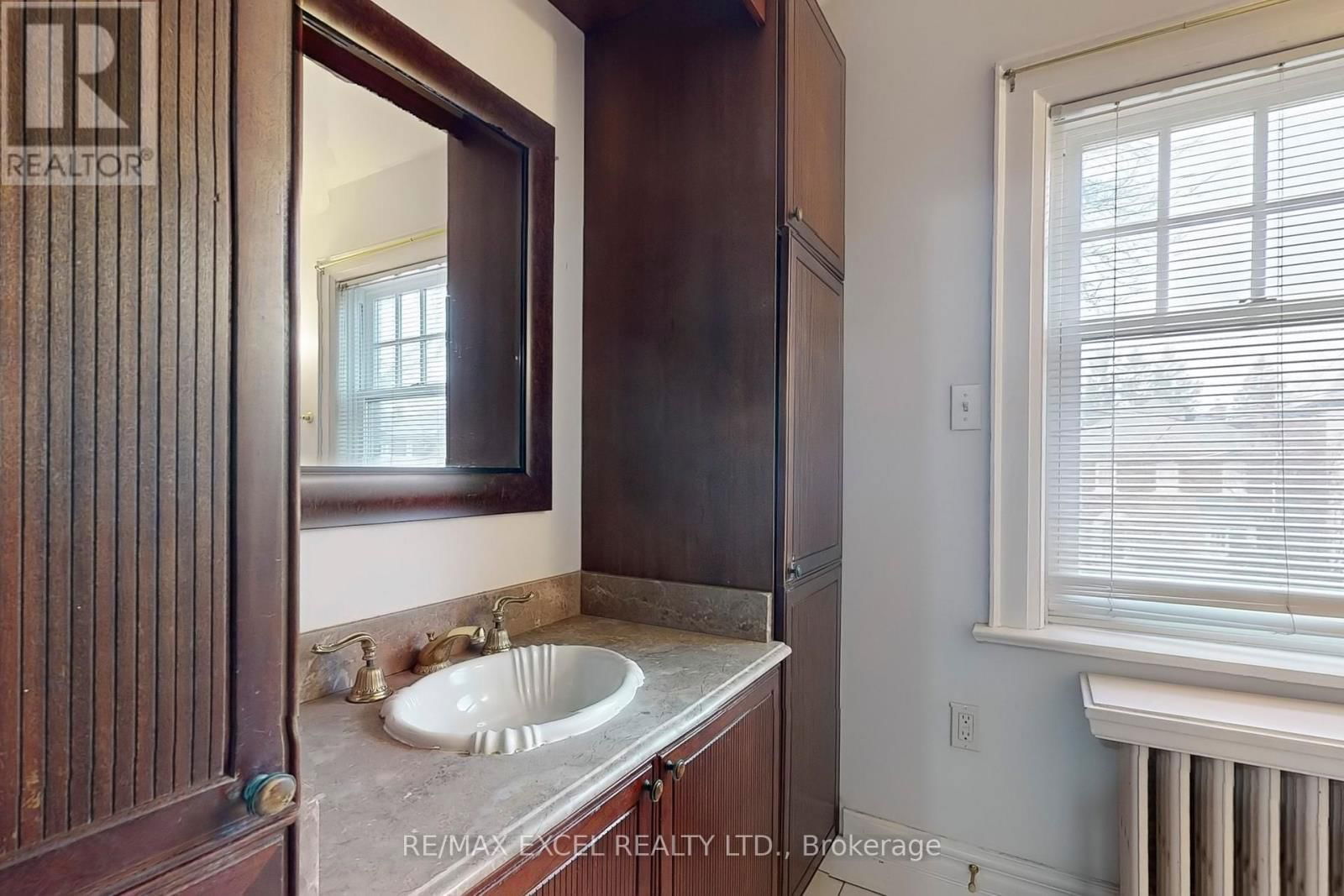 317 WARREN ROAD Image 29