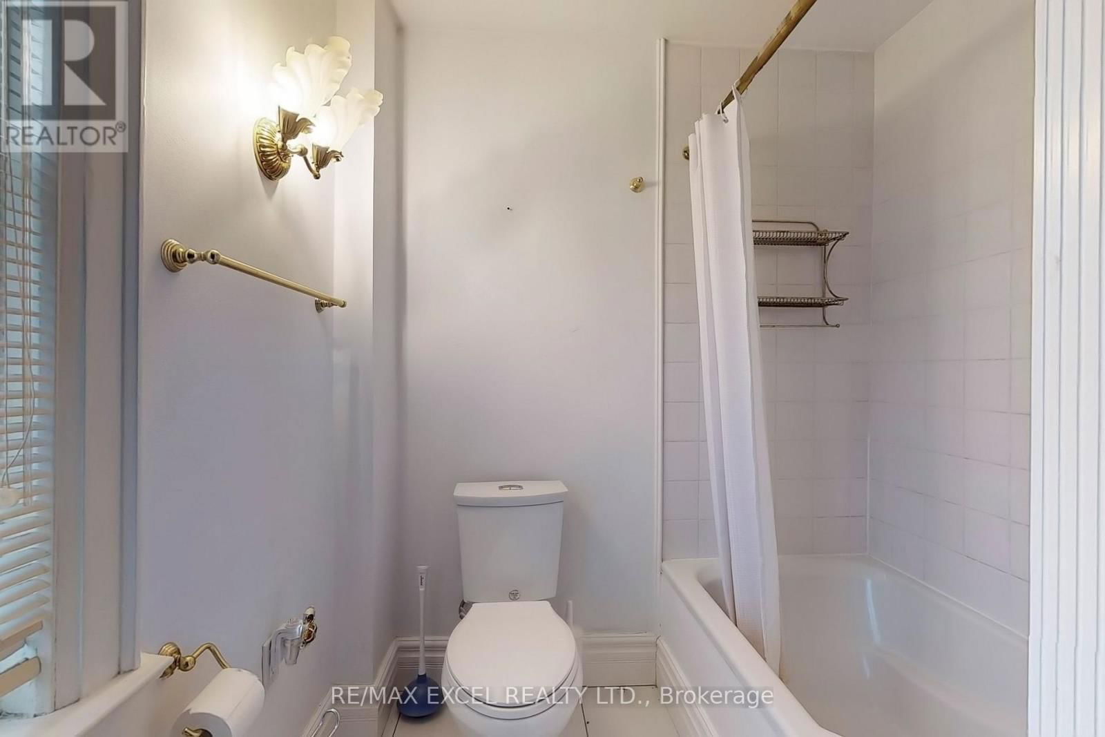 317 WARREN ROAD Image 30