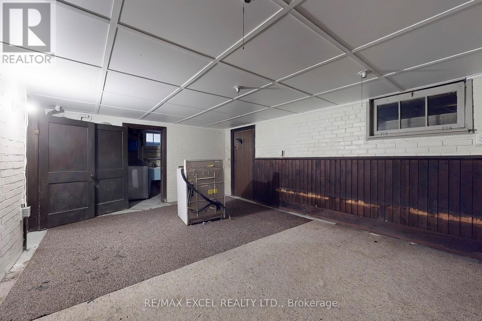 317 WARREN ROAD Image 33