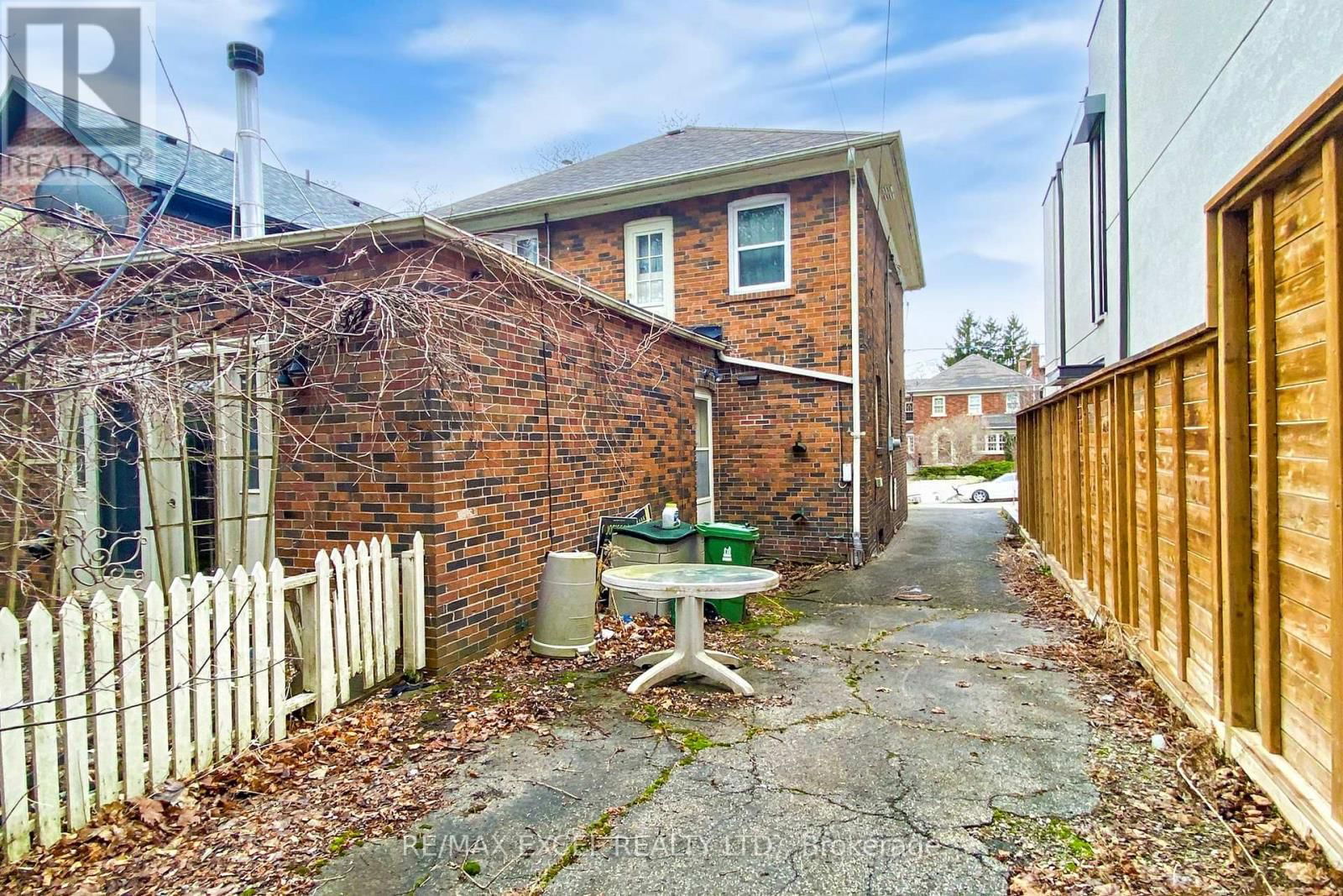 317 WARREN ROAD Image 39