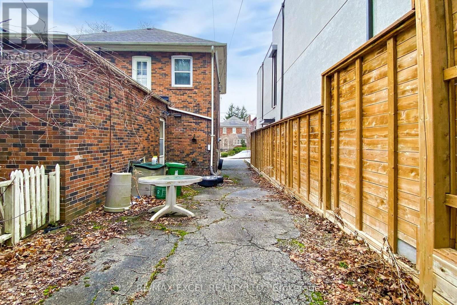 317 WARREN ROAD Image 41