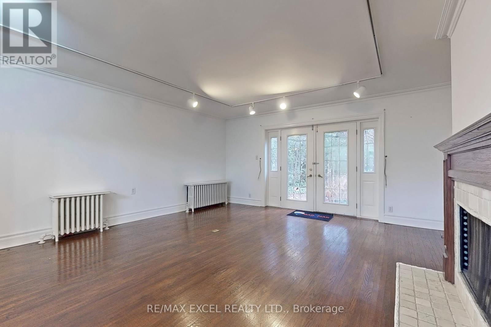 317 WARREN ROAD Image 5