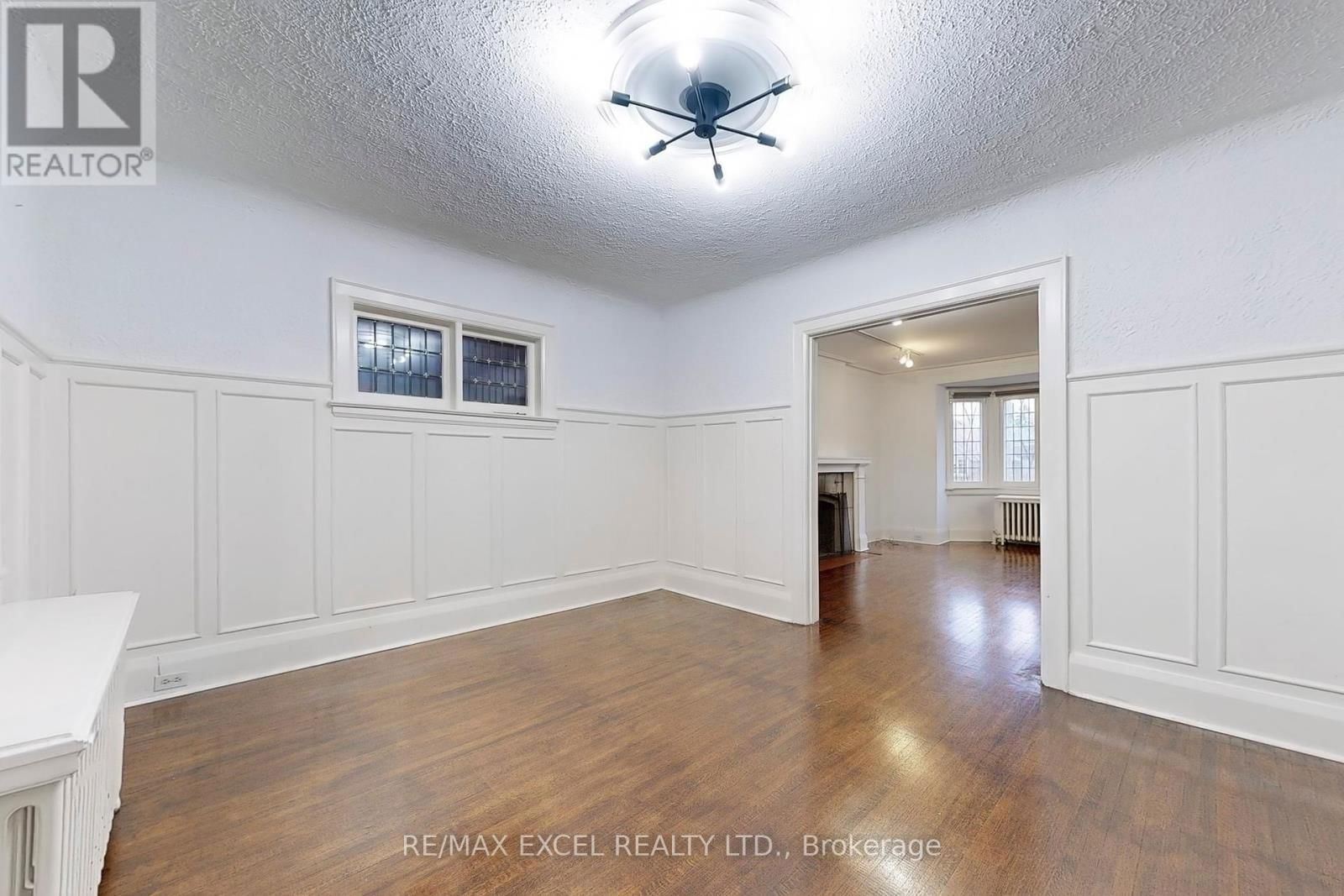 317 WARREN ROAD Image 8