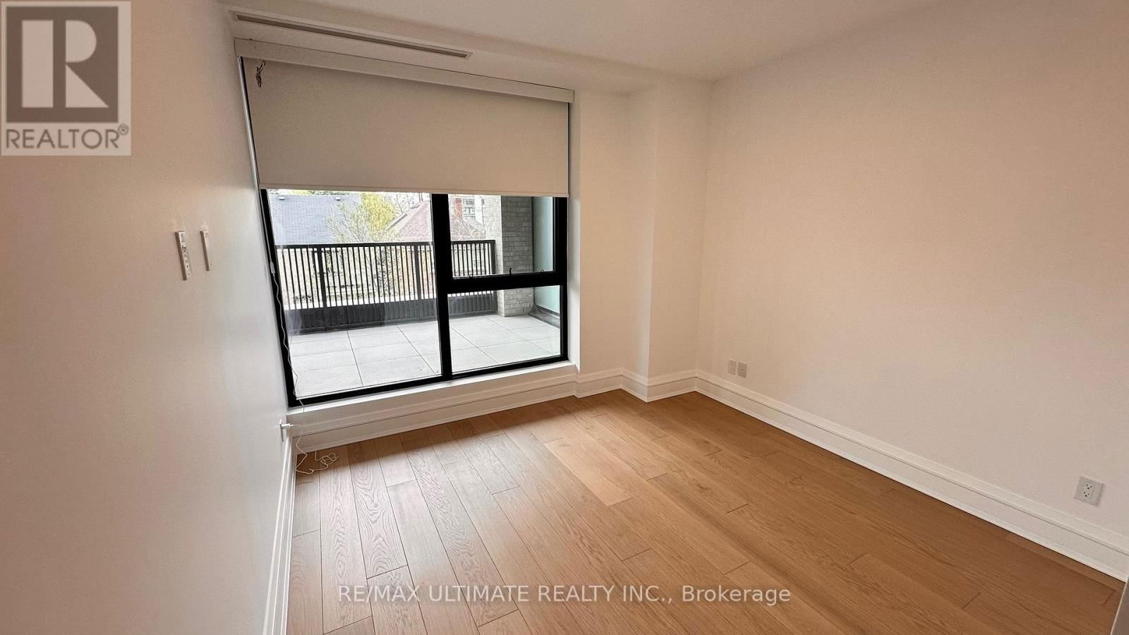 2A - 2010 BATHURST STREET Image 14