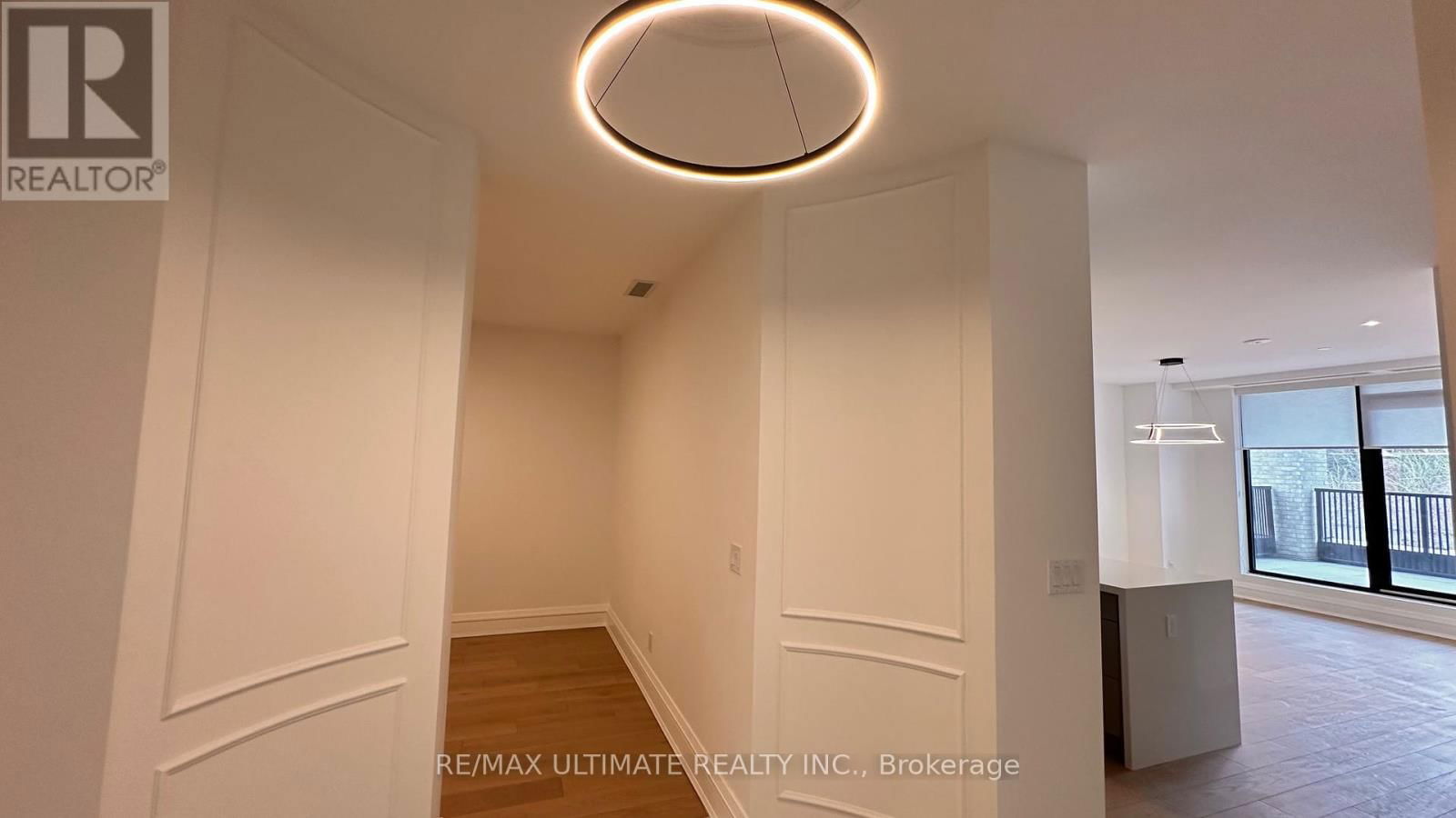 2A - 2010 BATHURST STREET Image 6