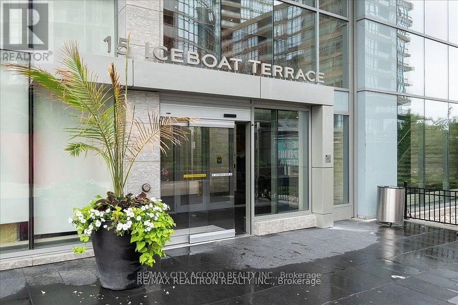 2015 - 15 ICEBOAT TERRACE Image 1