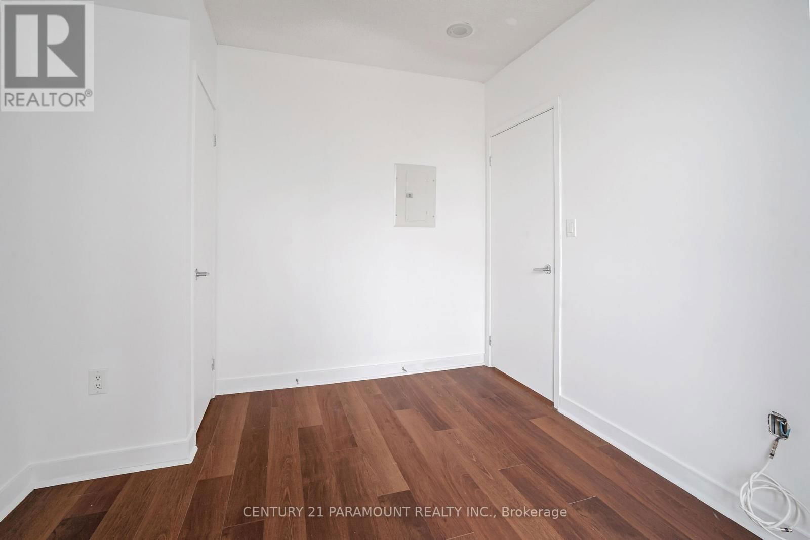 1609 - 5 MARINER TERRACE Image 19