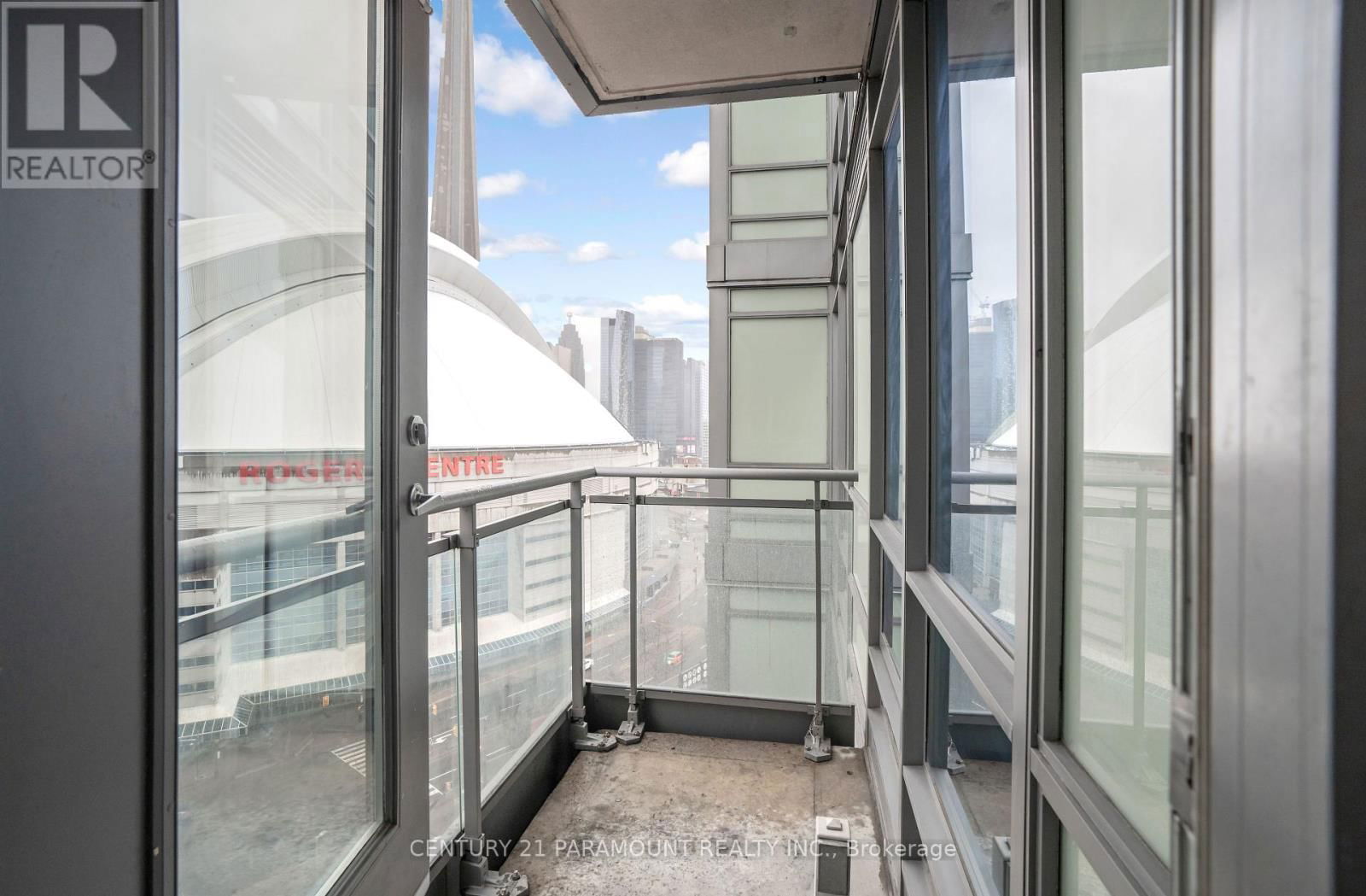 1609 - 5 MARINER TERRACE Image 3