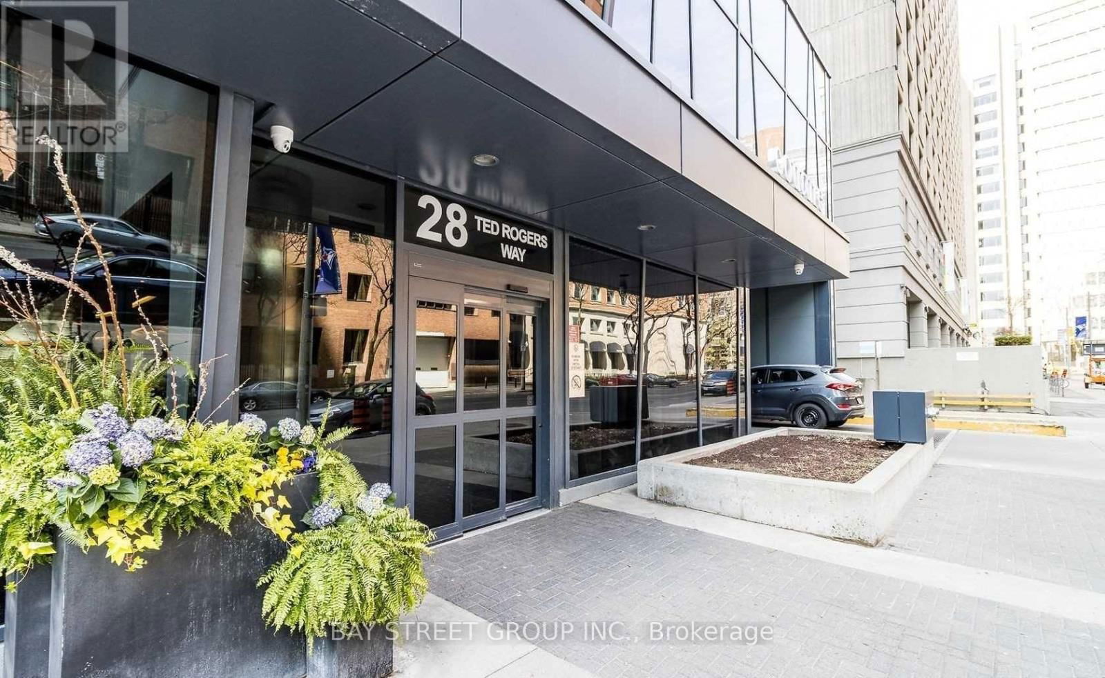 712 - 28 TED ROGERS WAY Image 1
