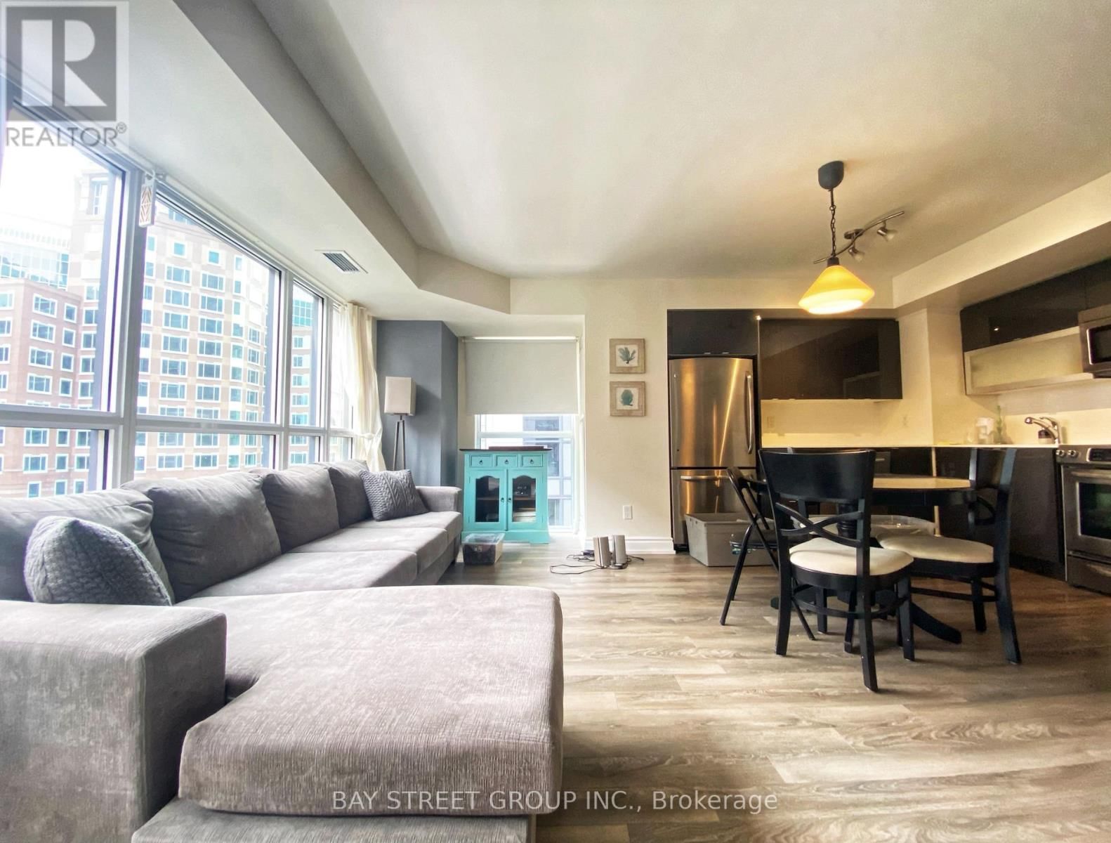 712 - 28 TED ROGERS WAY Image 3