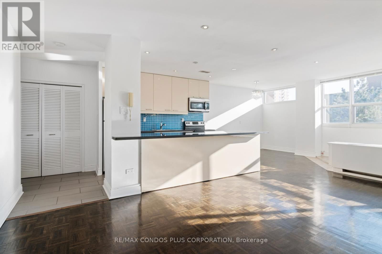 607 - 60 MONTCLAIR AVENUE Image 17