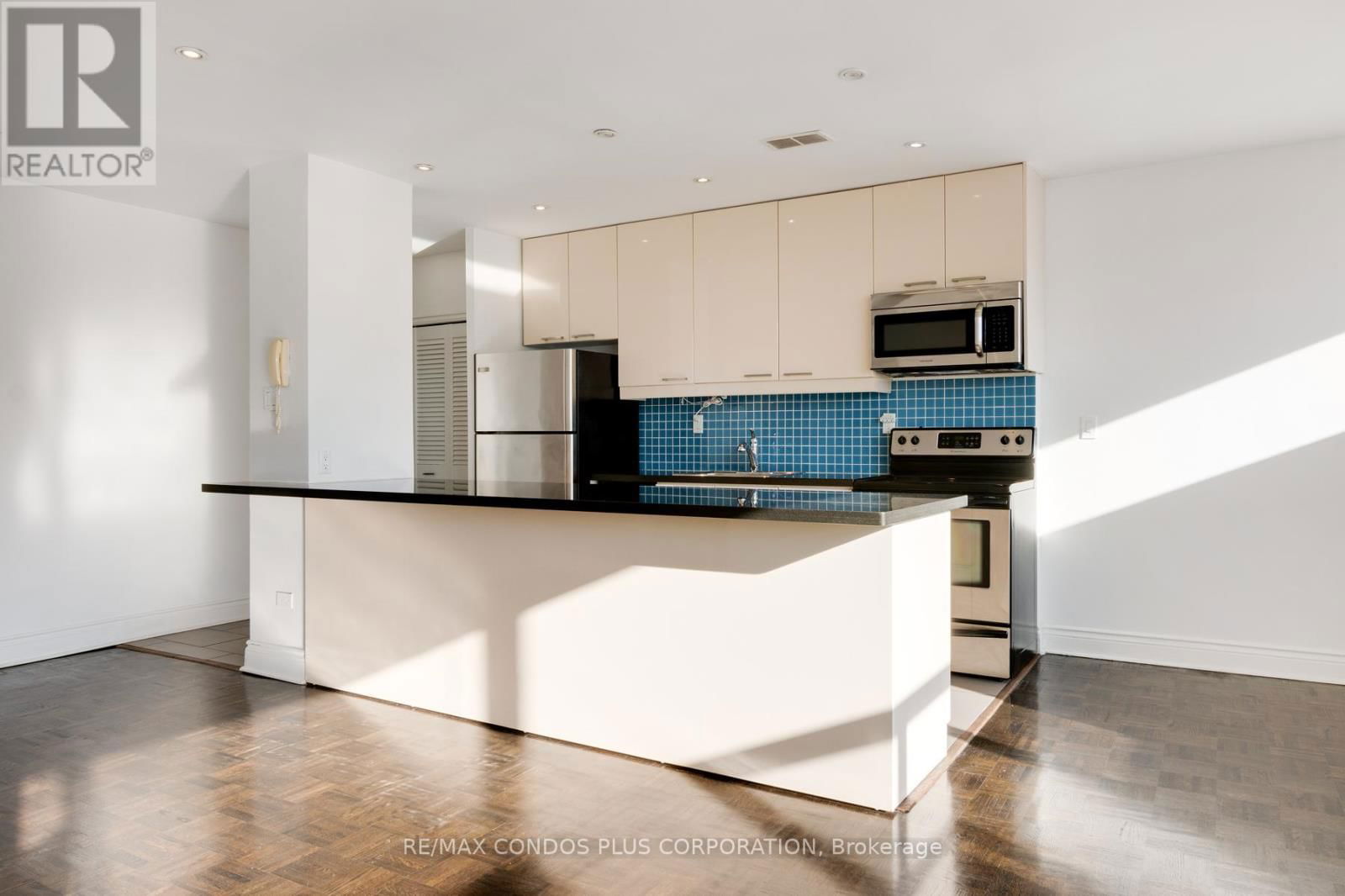 607 - 60 MONTCLAIR AVENUE Image 19