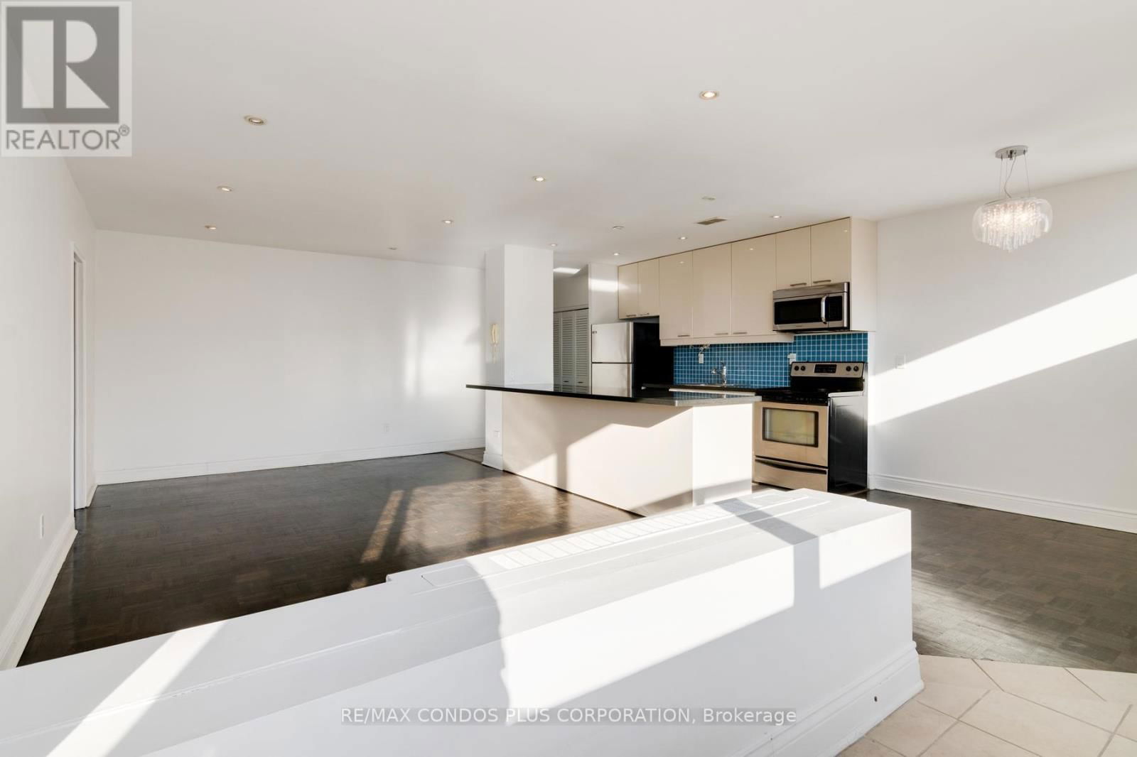 607 - 60 MONTCLAIR AVENUE Image 22