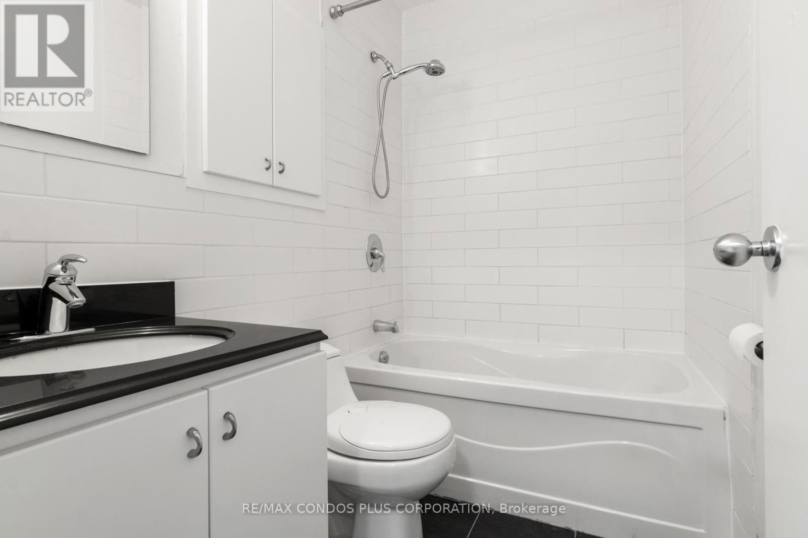 607 - 60 MONTCLAIR AVENUE Image 34