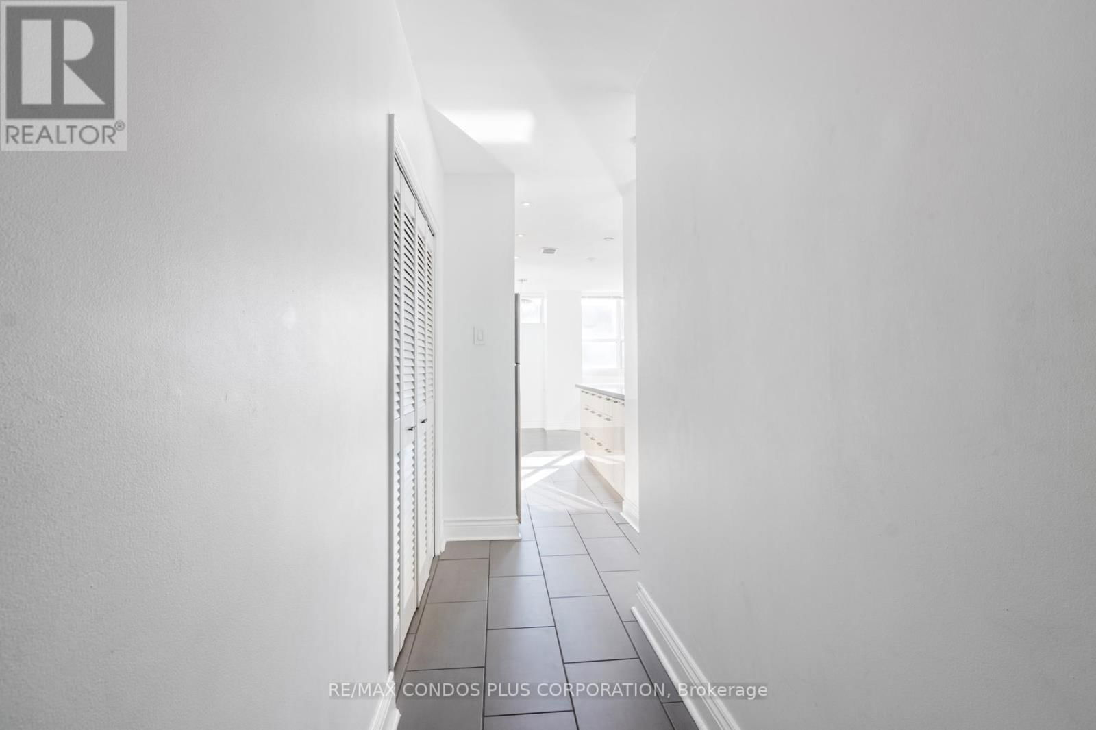 607 - 60 MONTCLAIR AVENUE Image 8