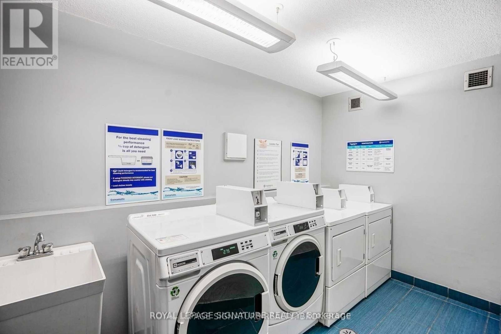 1404 - 720 SPADINA AVENUE Image 2