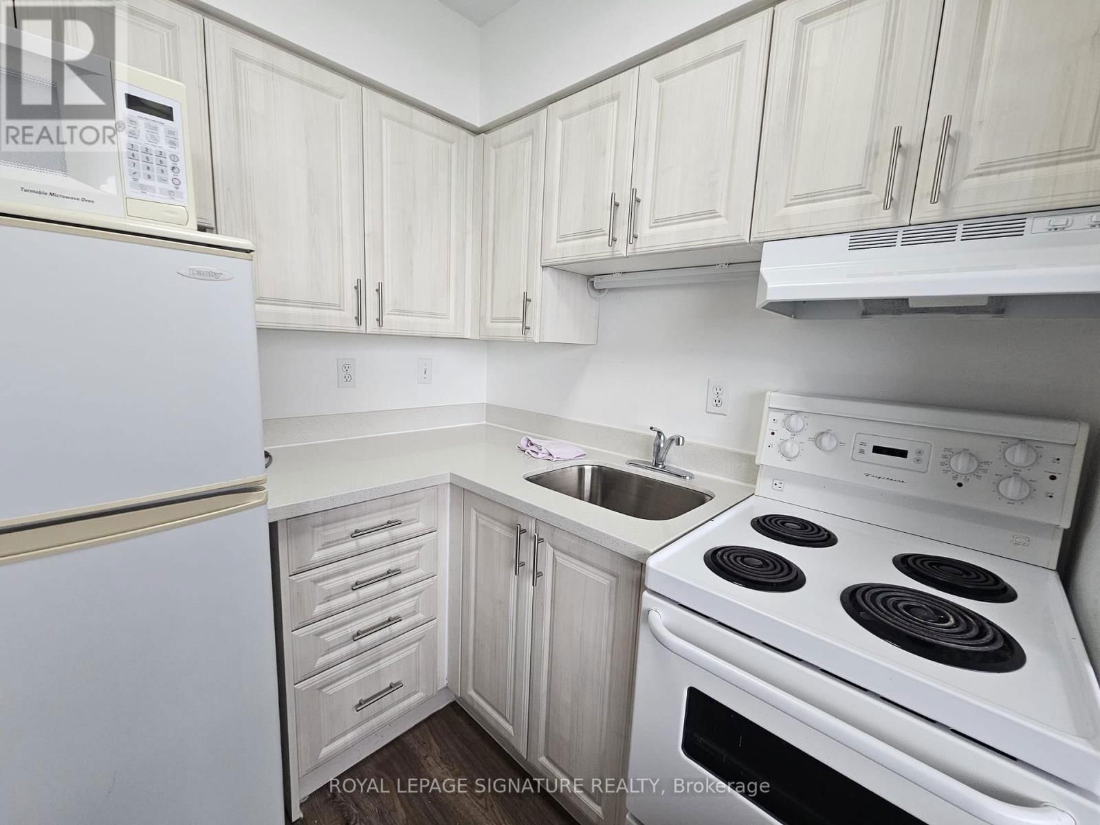 1404 - 720 SPADINA AVENUE Image 21