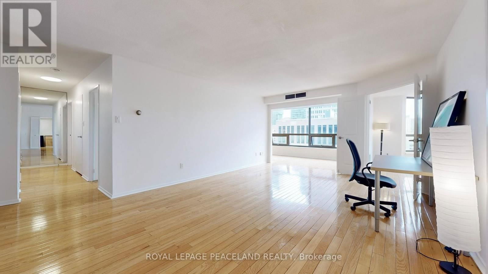 1605 - 62 WELLESLEY STREET WEST Image 3