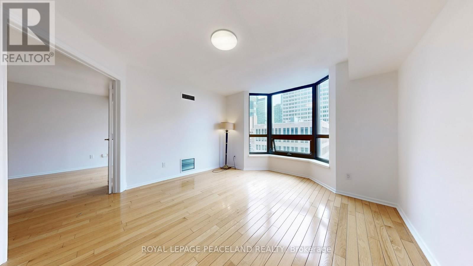 1605 - 62 WELLESLEY STREET WEST Image 5