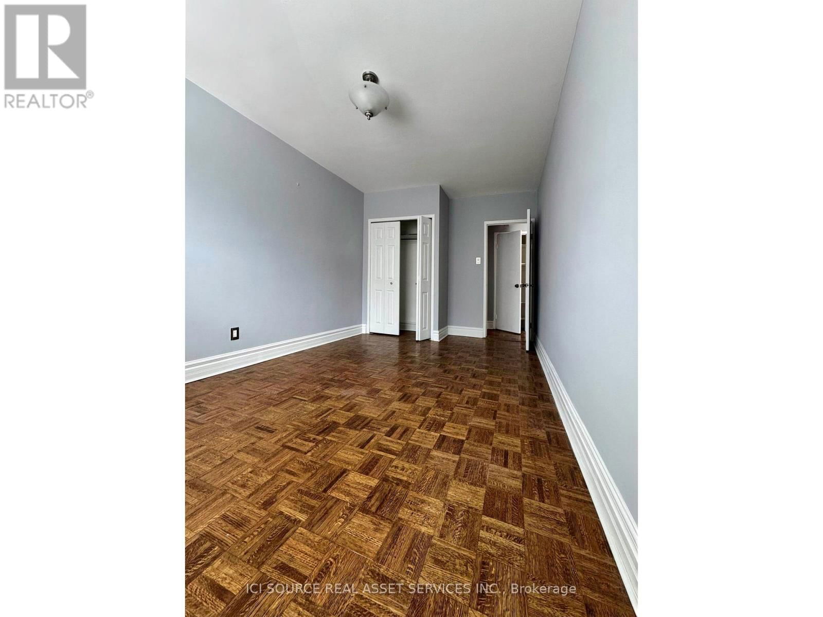 201 - 2 RIDELLE AVENUE Image 2