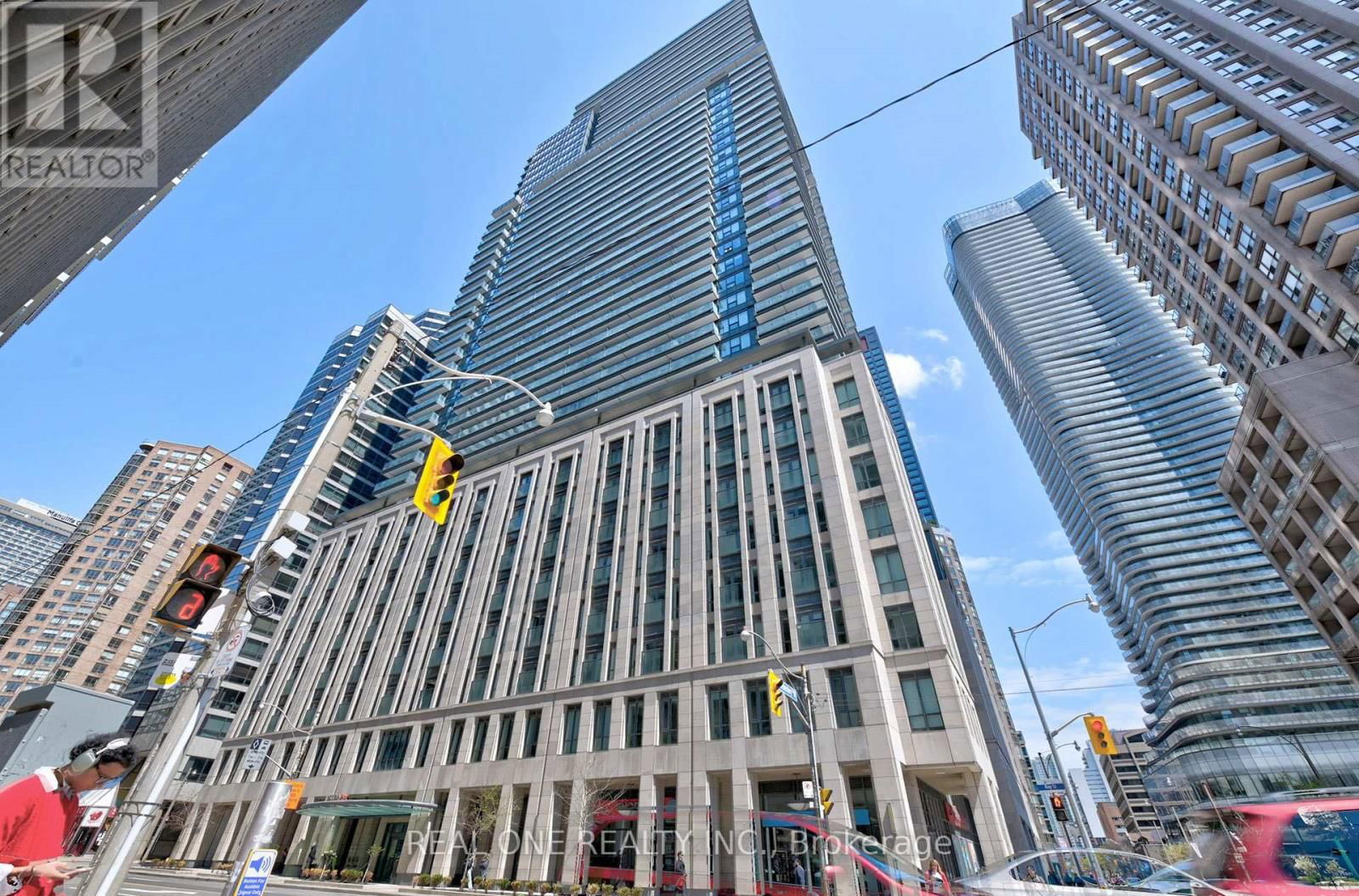 3108 - 955 BAY STREET Image 1