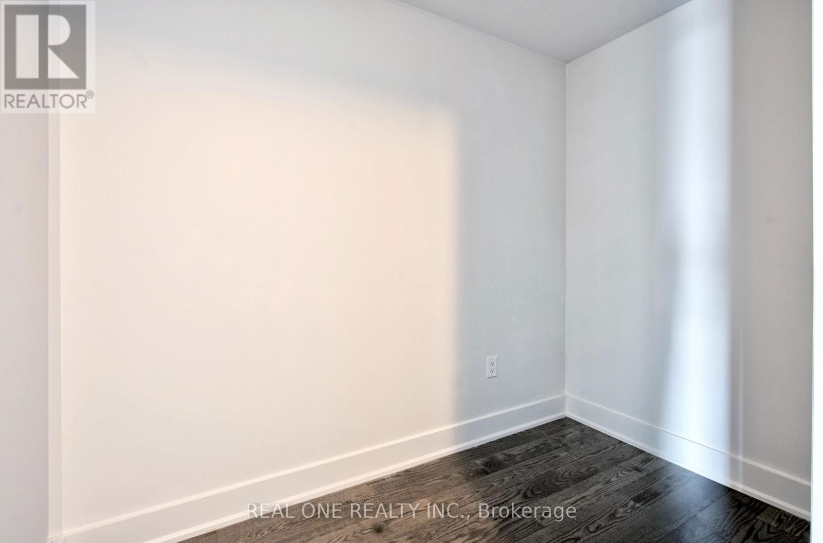 3108 - 955 BAY STREET Image 10