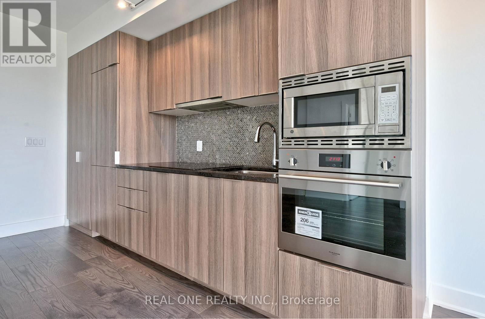 3108 - 955 BAY STREET Image 17
