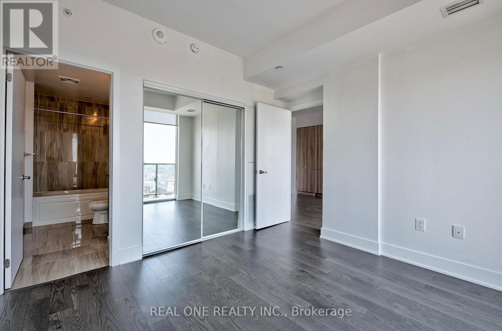 3108 - 955 BAY STREET Image 24