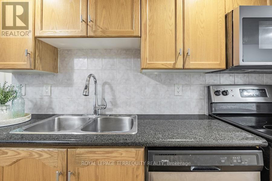 622 - 270 WELLINGTON STREET WEST Image 10