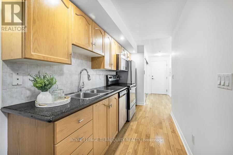 622 - 270 WELLINGTON STREET WEST Image 11