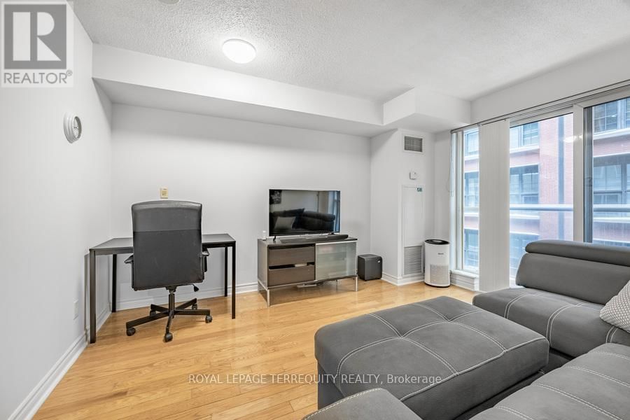 622 - 270 WELLINGTON STREET WEST Image 15