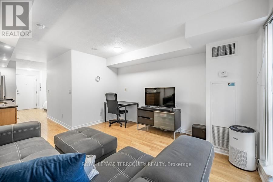622 - 270 WELLINGTON STREET WEST Image 18