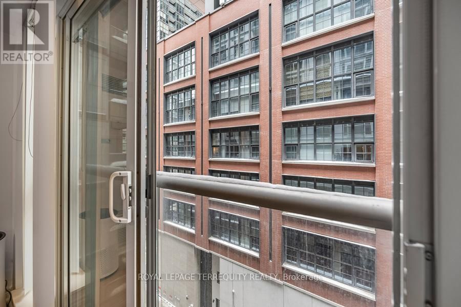 622 - 270 WELLINGTON STREET WEST Image 23