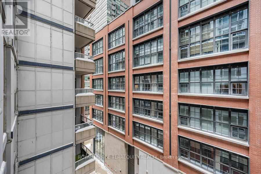 622 - 270 WELLINGTON STREET WEST Image 24
