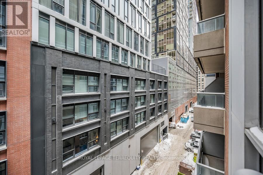 622 - 270 WELLINGTON STREET WEST Image 25