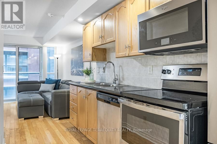 622 - 270 WELLINGTON STREET WEST Image 9