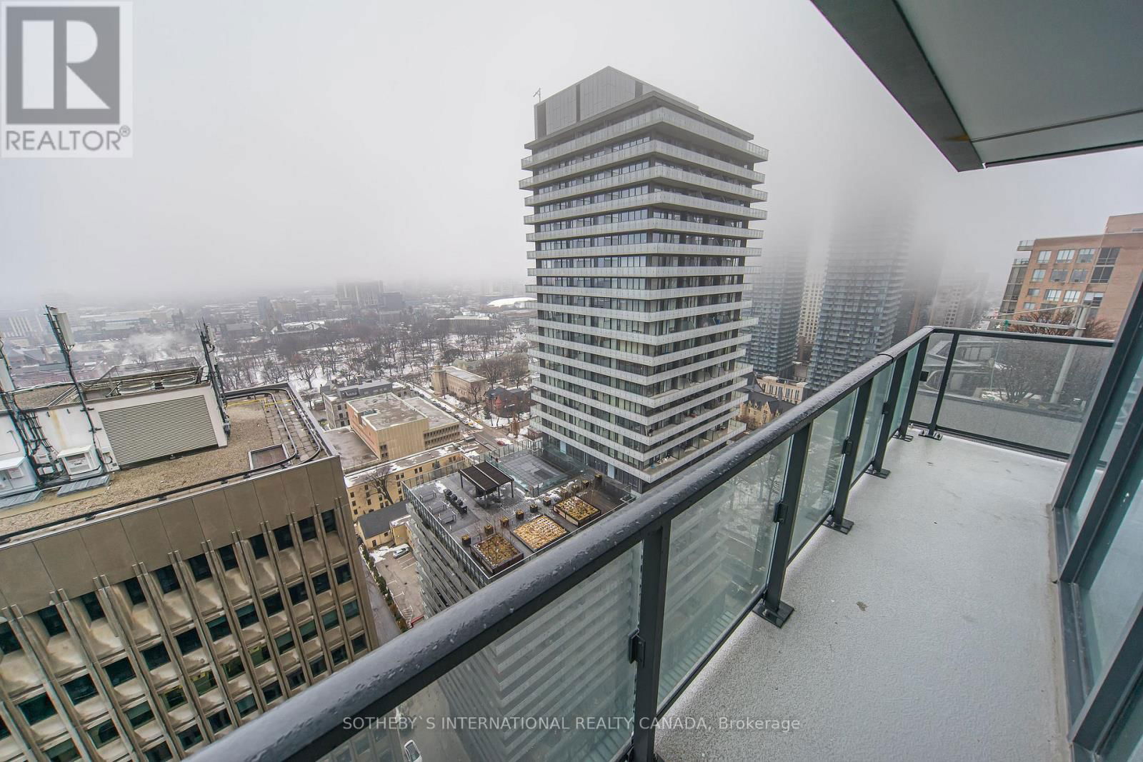 2714 - 955 BAY STREET Image 16