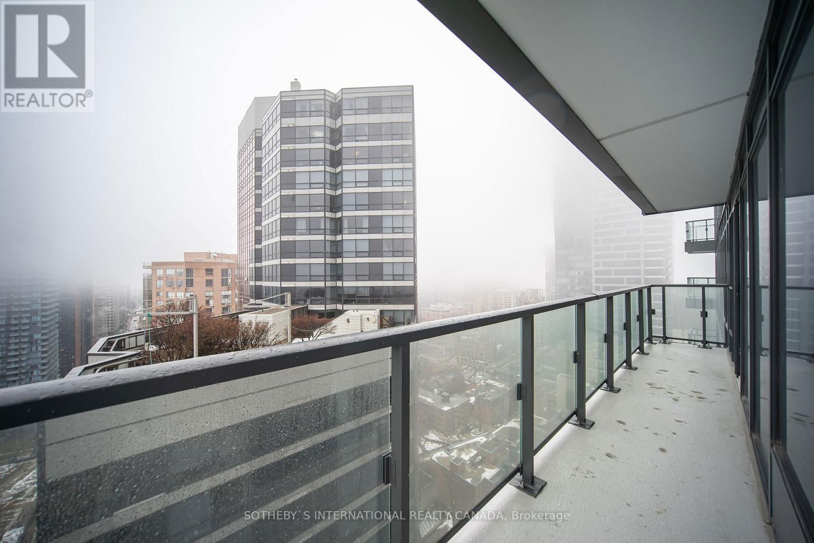 2714 - 955 BAY STREET Image 17