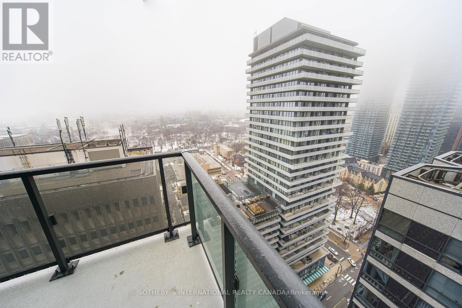 2714 - 955 BAY STREET Image 19