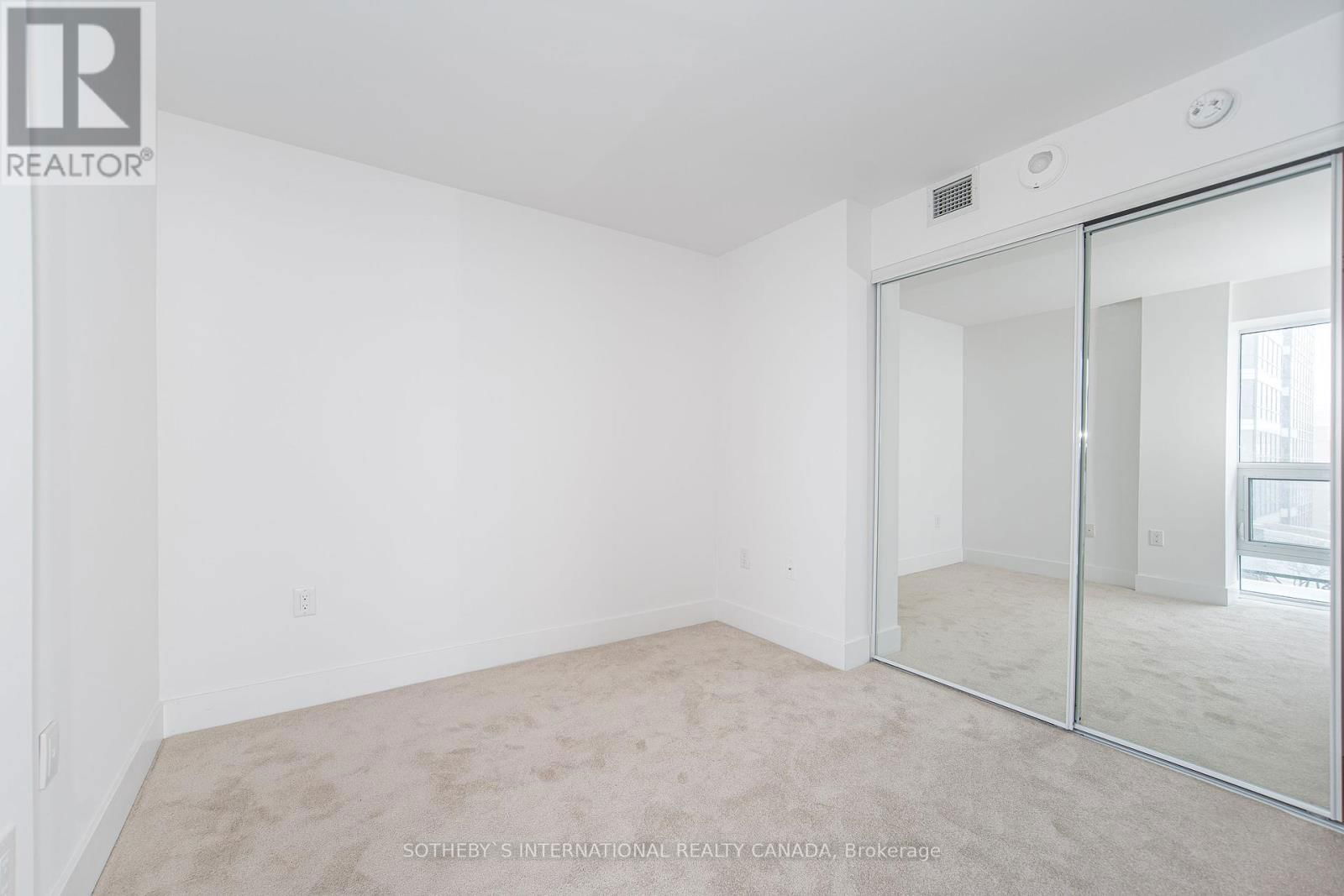 2714 - 955 BAY STREET Image 6
