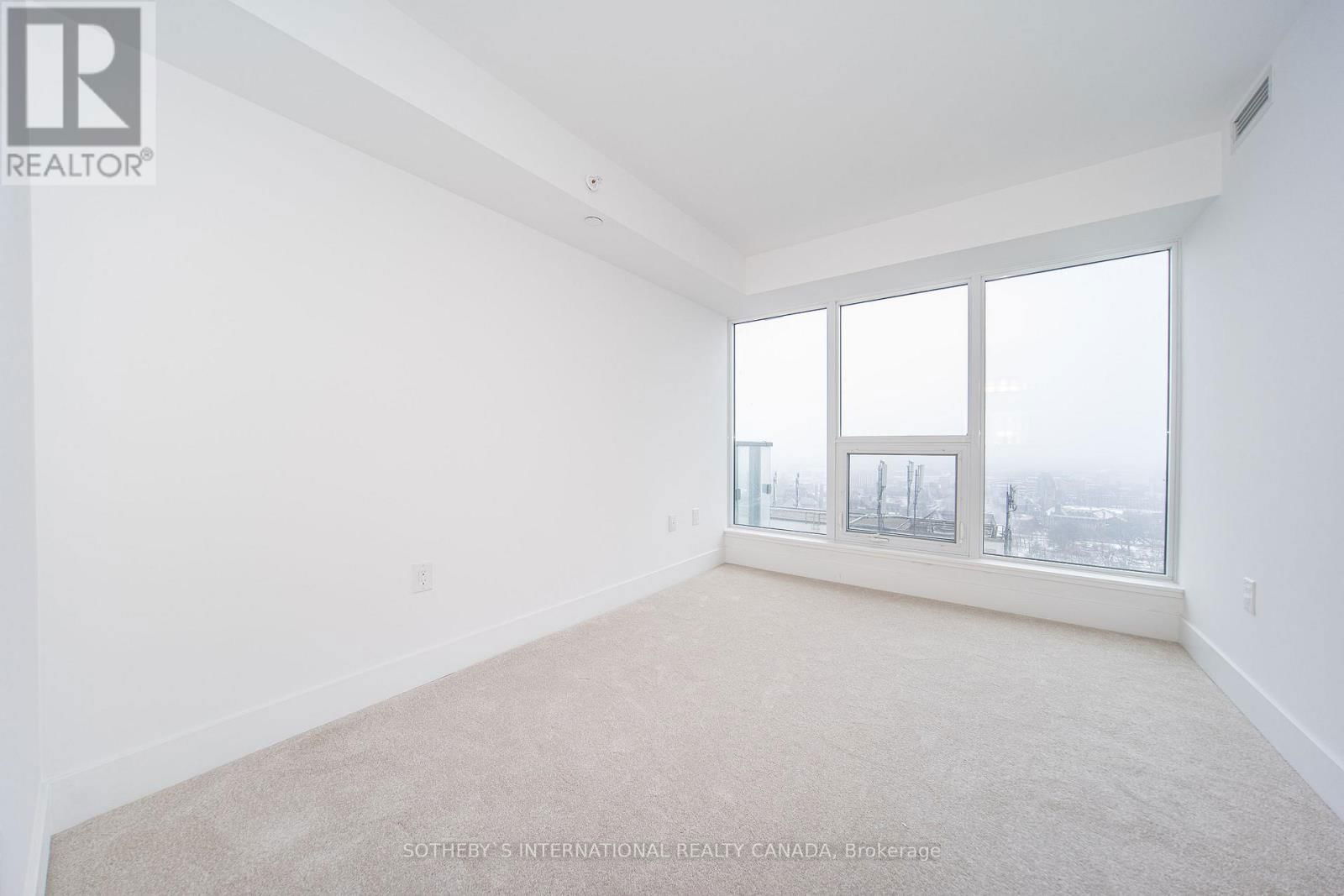 2714 - 955 BAY STREET Image 8