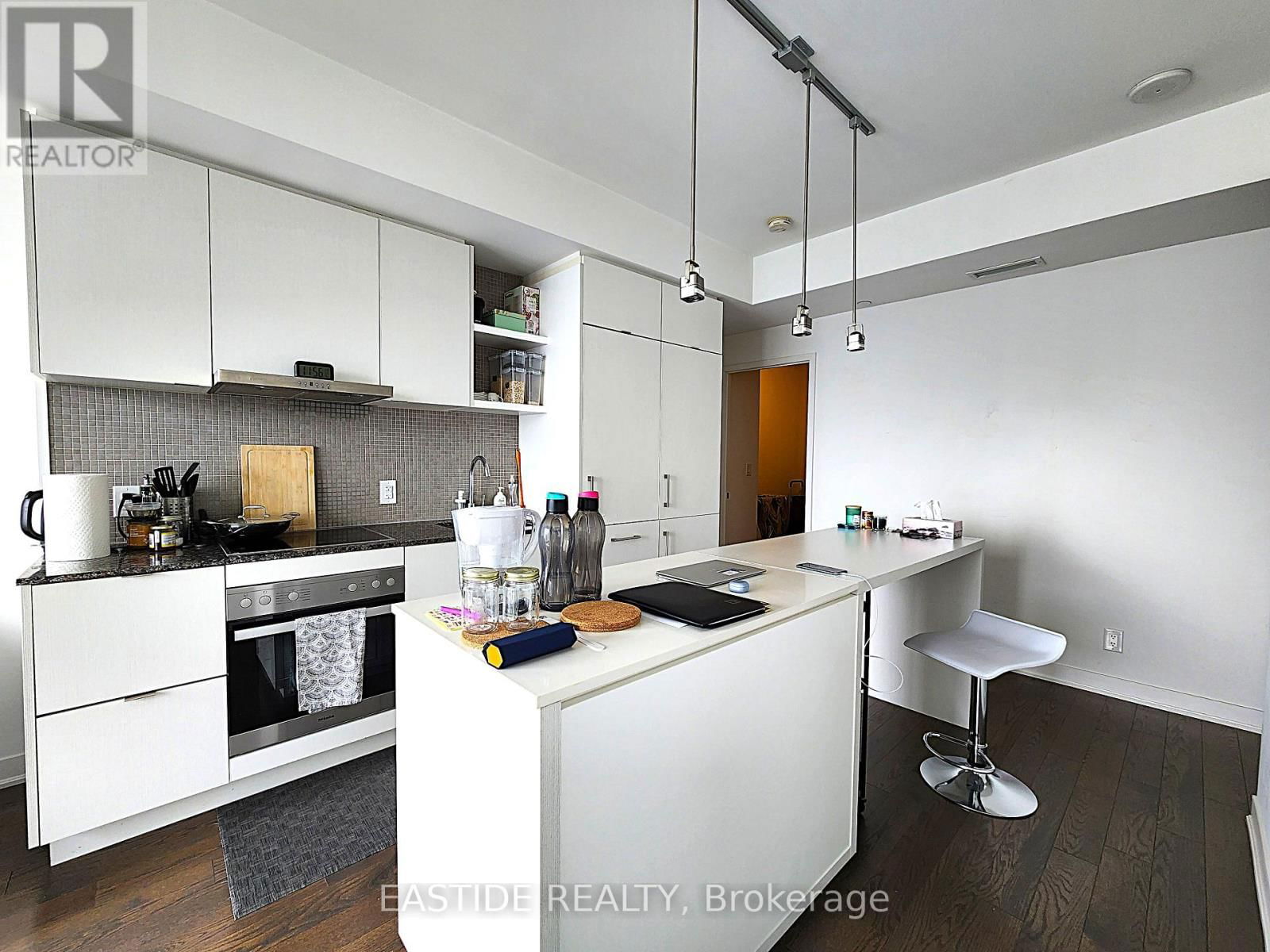6305 - 88 HARBOUR STREET Image 10