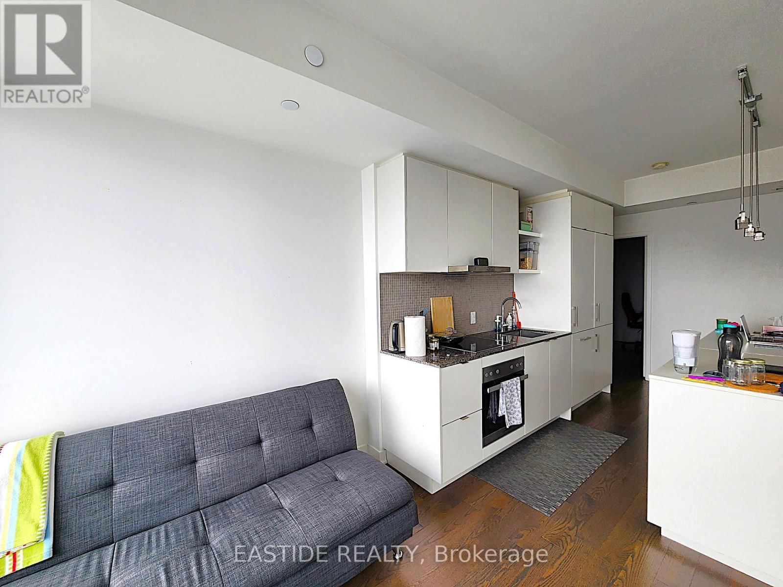 6305 - 88 HARBOUR STREET Image 4