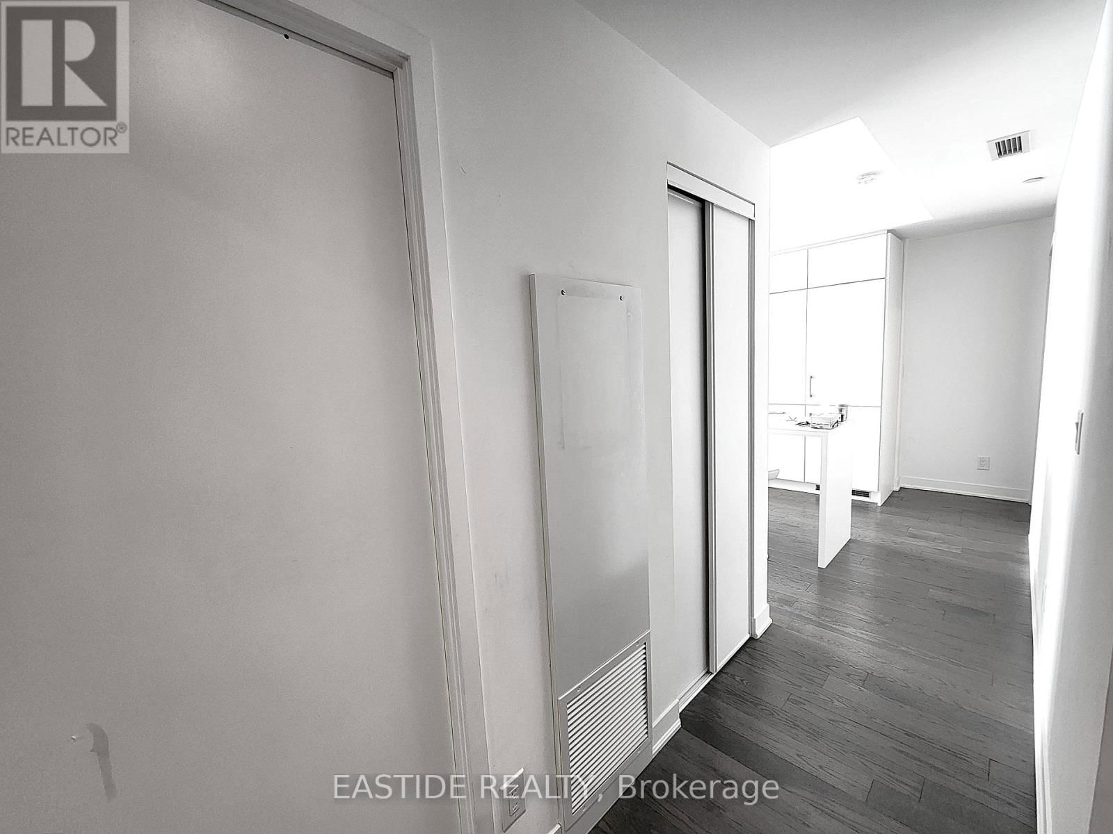 6305 - 88 HARBOUR STREET Image 7