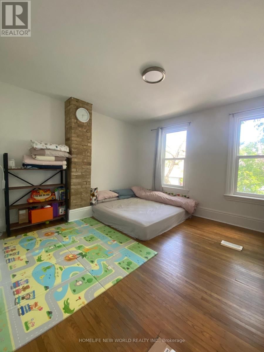 320 ROBERT STREET Image 5