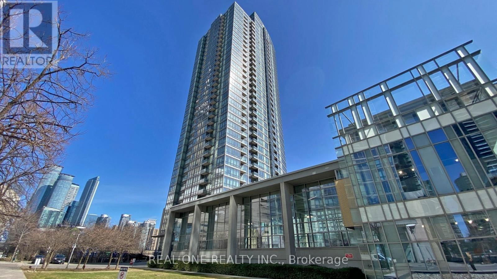 307 - 5 MARINER TERRACE Image 1